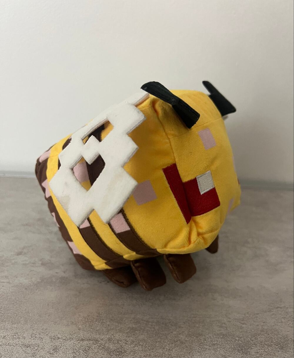Minecraft Angry Bee Plush 8" Character Collectible Mattel 2024